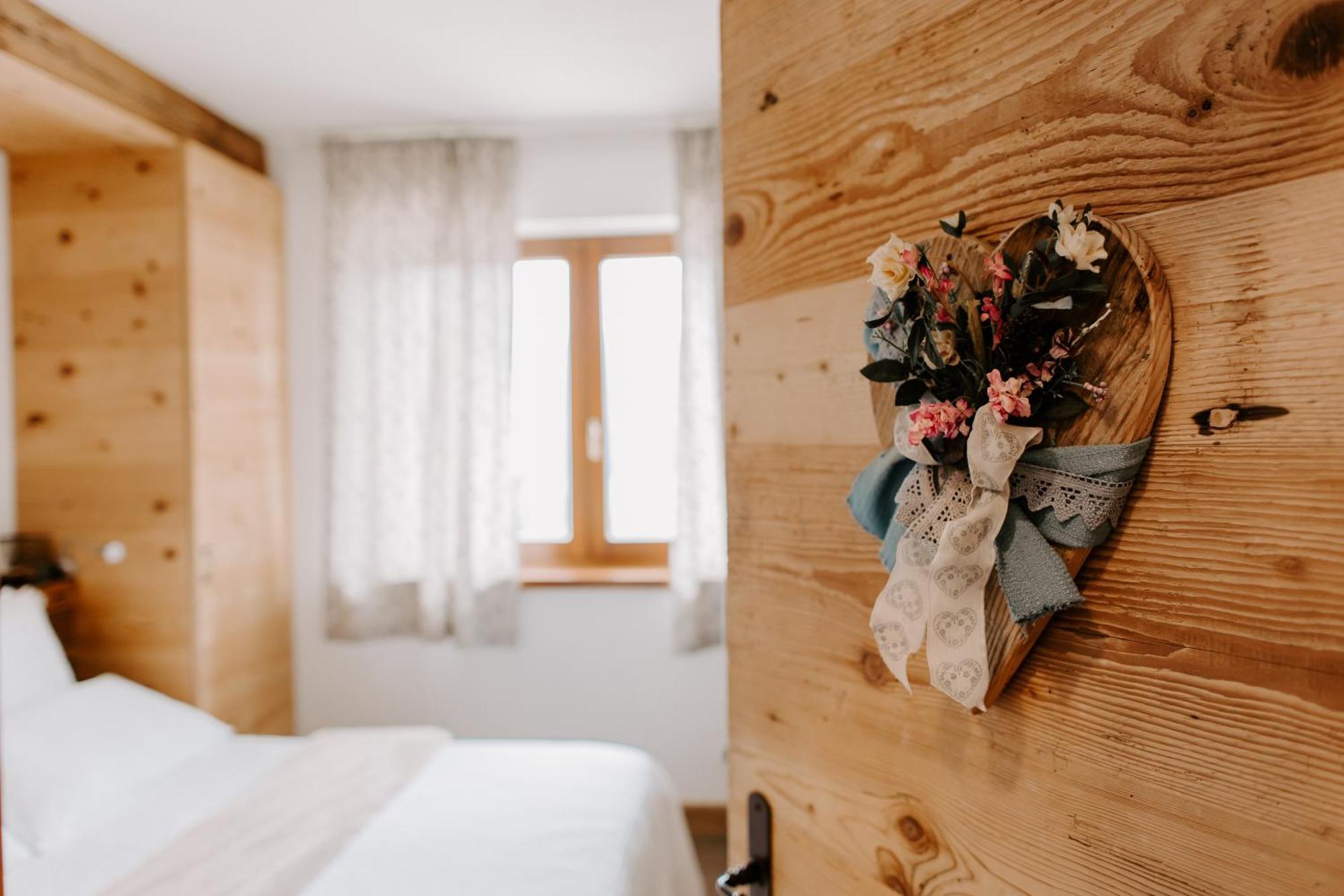 Bed and Breakfast Fra Rose E Mughi à Domegge di Cadore Extérieur photo