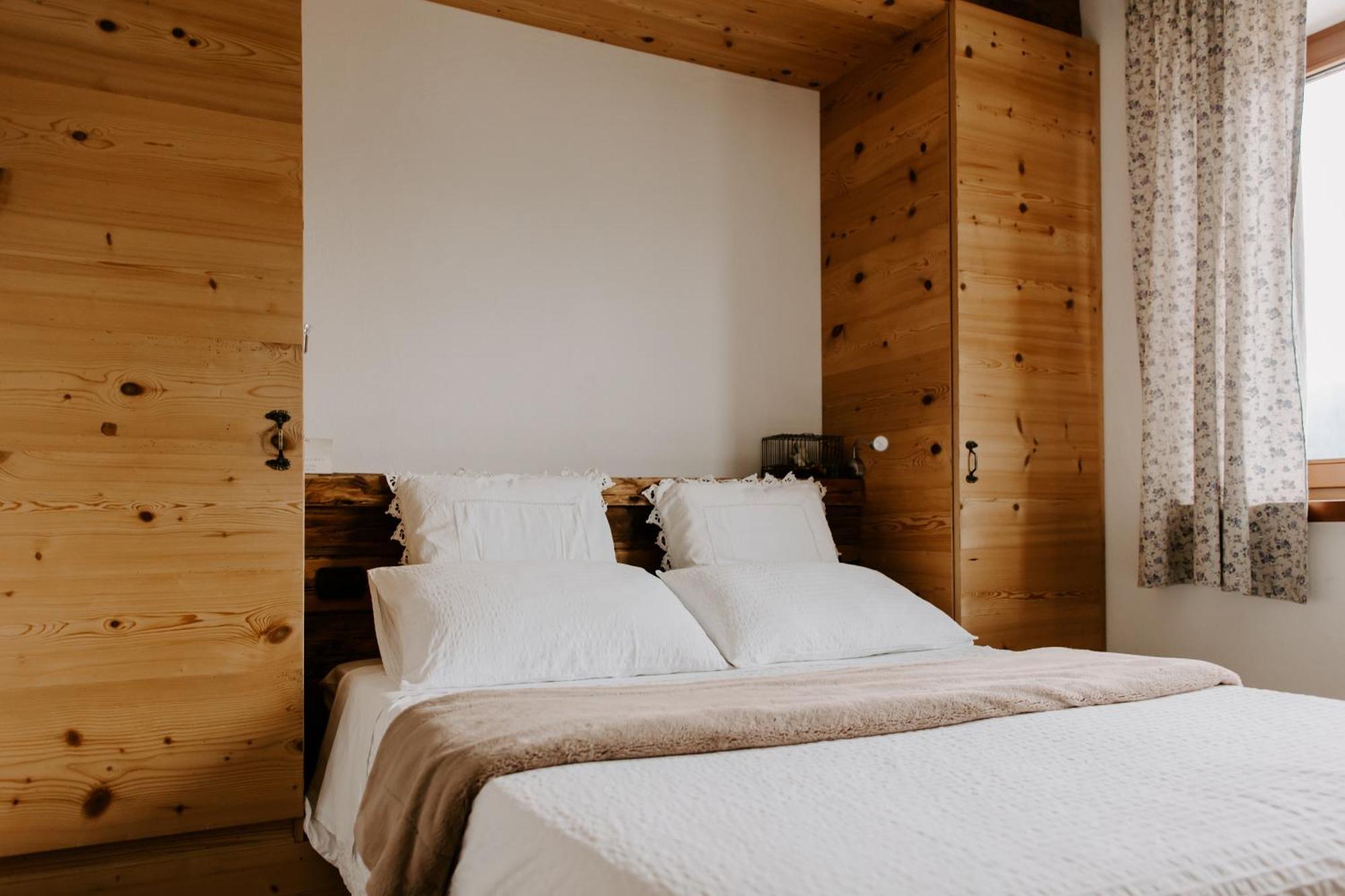 Bed and Breakfast Fra Rose E Mughi à Domegge di Cadore Extérieur photo