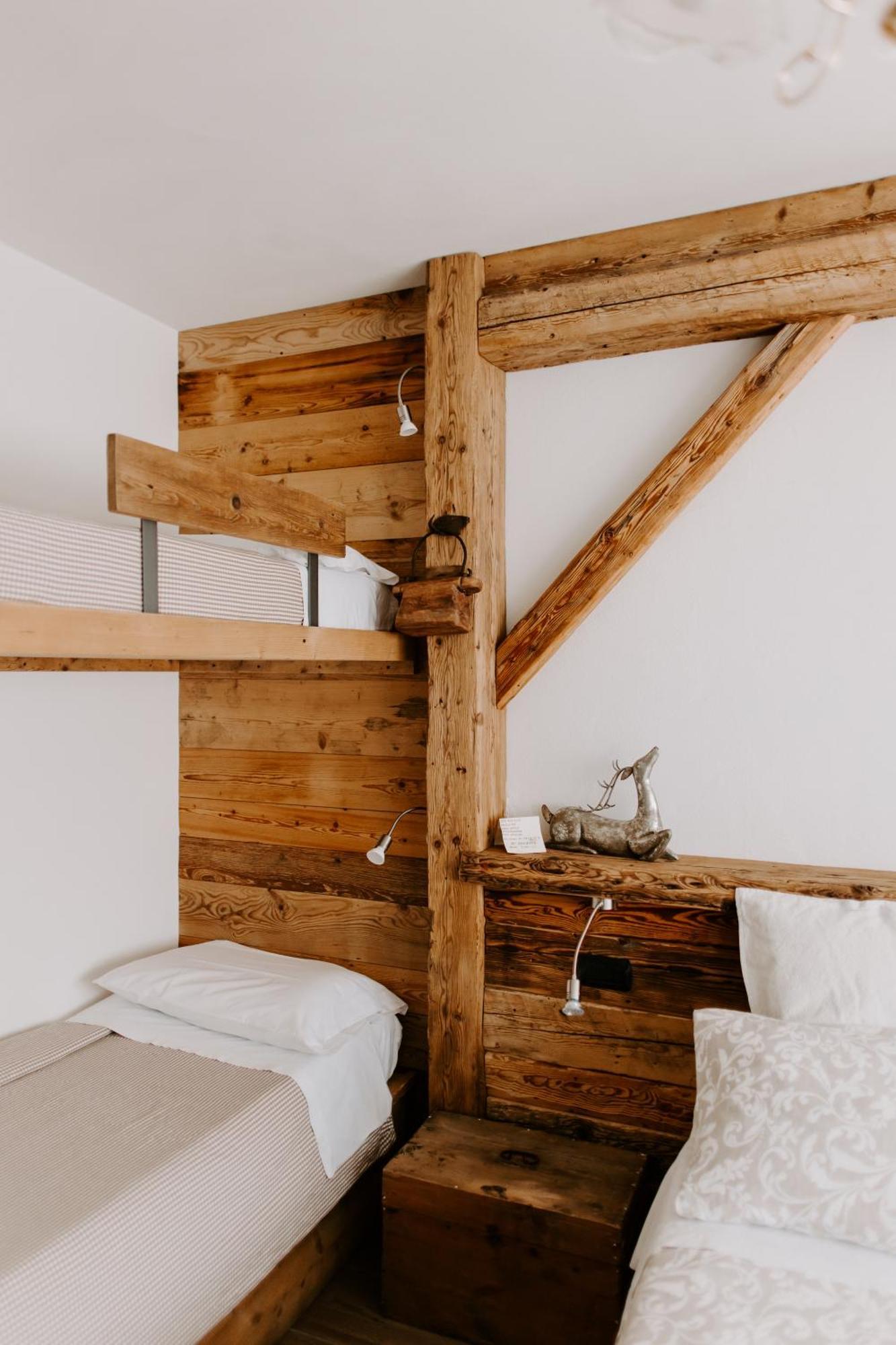 Bed and Breakfast Fra Rose E Mughi à Domegge di Cadore Extérieur photo